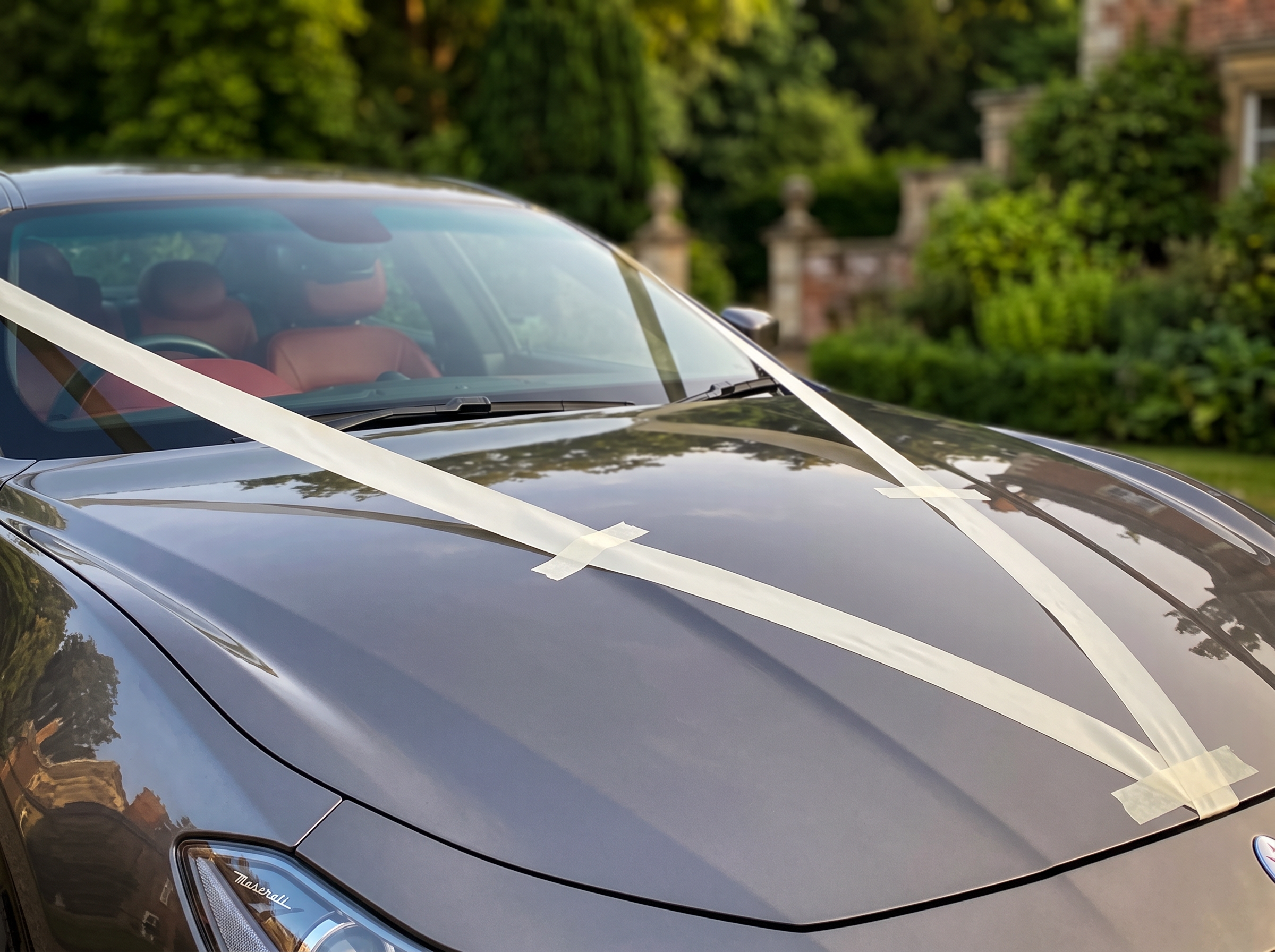 Ribbon detail on the bonnet